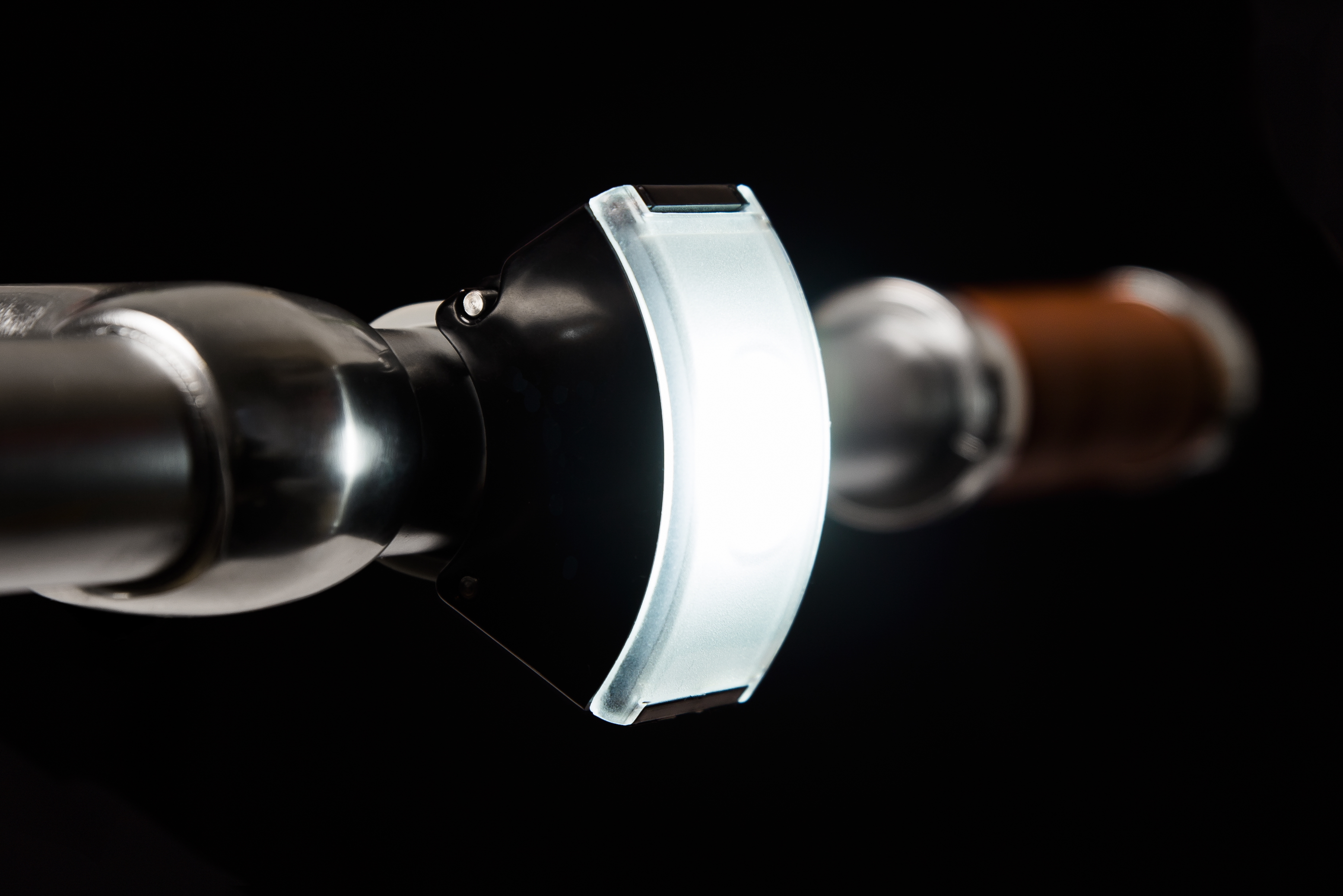 Curve Front Light Black 1